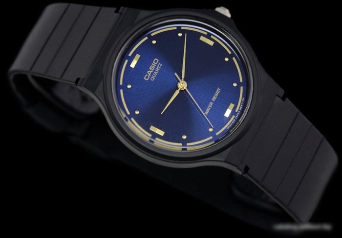 Наручные часы Casio MQ-76-2A