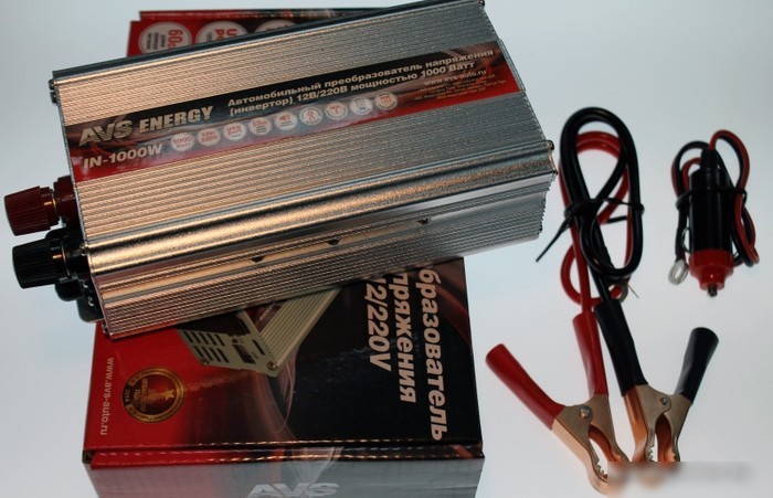 Автомобильный инвертор AVS 12/220V IN-1000W