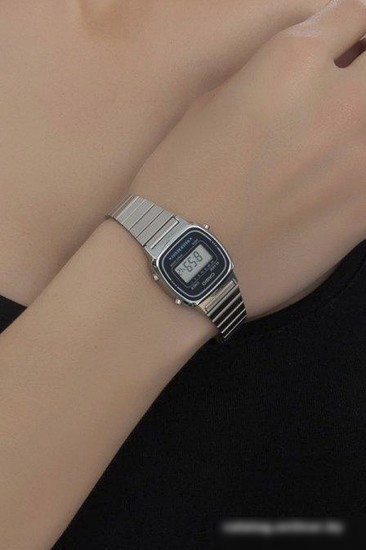 Наручные часы Casio LA-670WA-2E