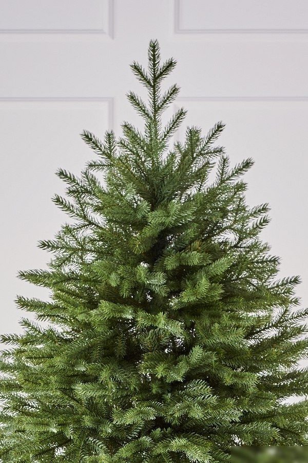 Ель Max Christmas Версальская ЕСВ 18 (1.8м, подставка металл)