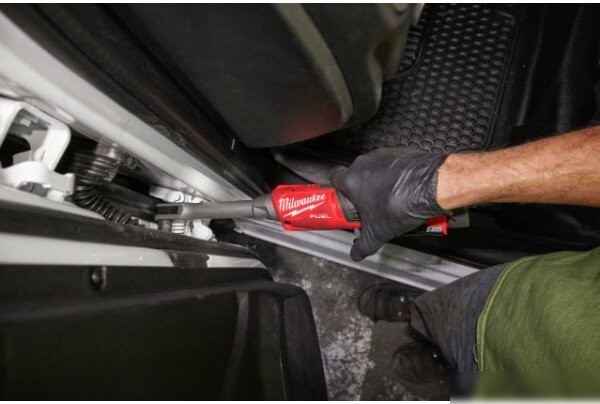 Трещотка Milwaukee M12 FPTR-0 4933499413 (без АКБ)