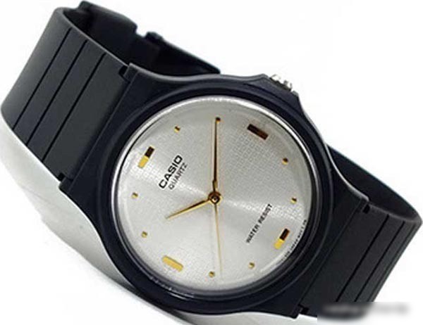 Наручные часы Casio MQ-76-7A1