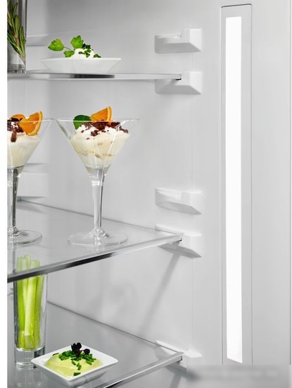 Холодильник Electrolux MultiSpace 800 LNT7ME36K2