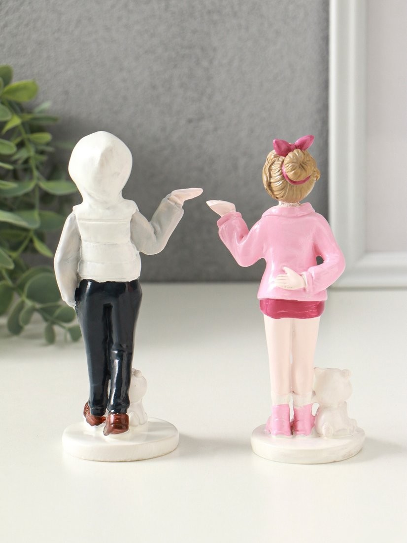 Набор статуэток Sima-Land Подростки с мишками 10954843 (2шт)