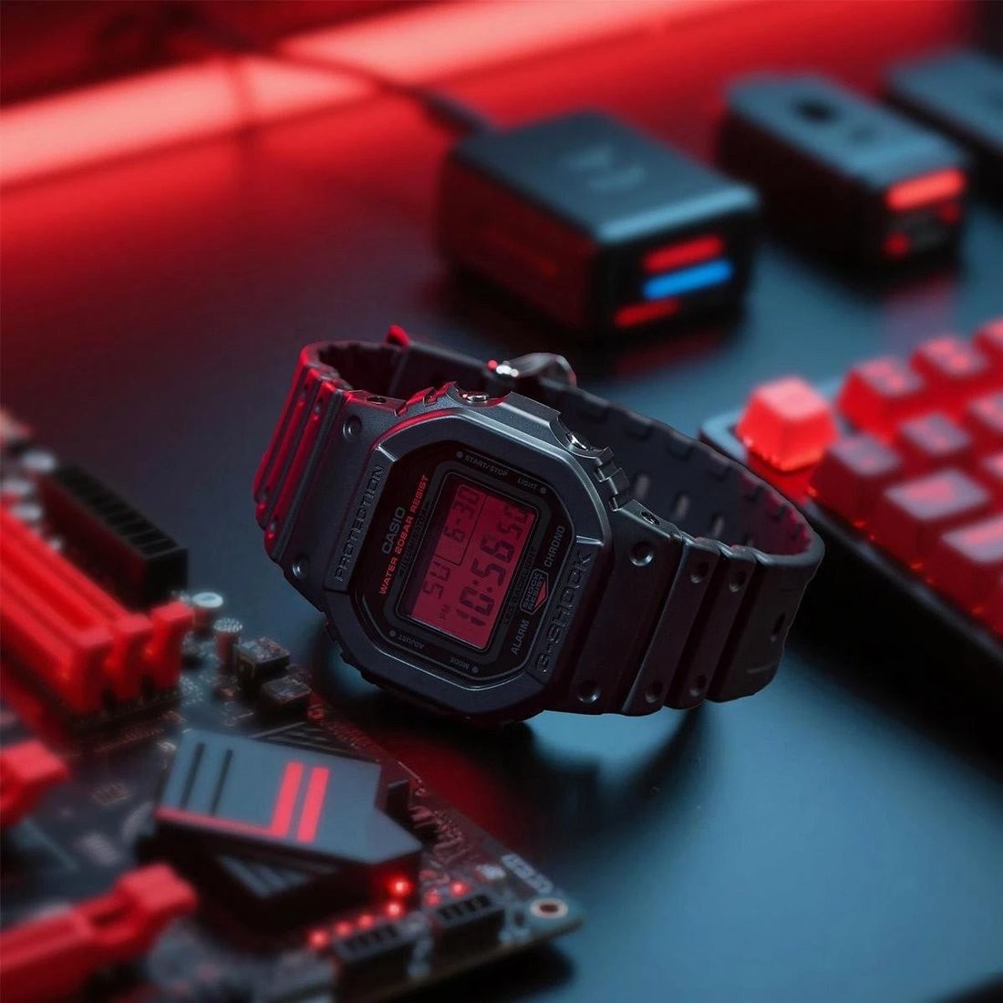 Наручные часы Casio DW-5600BBR-1E