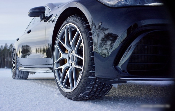 Зимние шины Pirelli P Zero Winter 245/45R20 103V