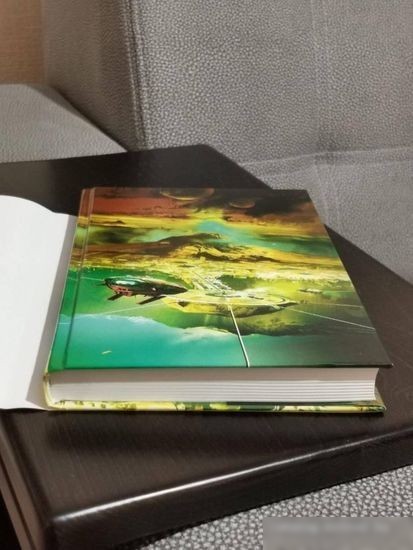Книга издательства Азбука. Разорванное пространство (Скальци Дж.)