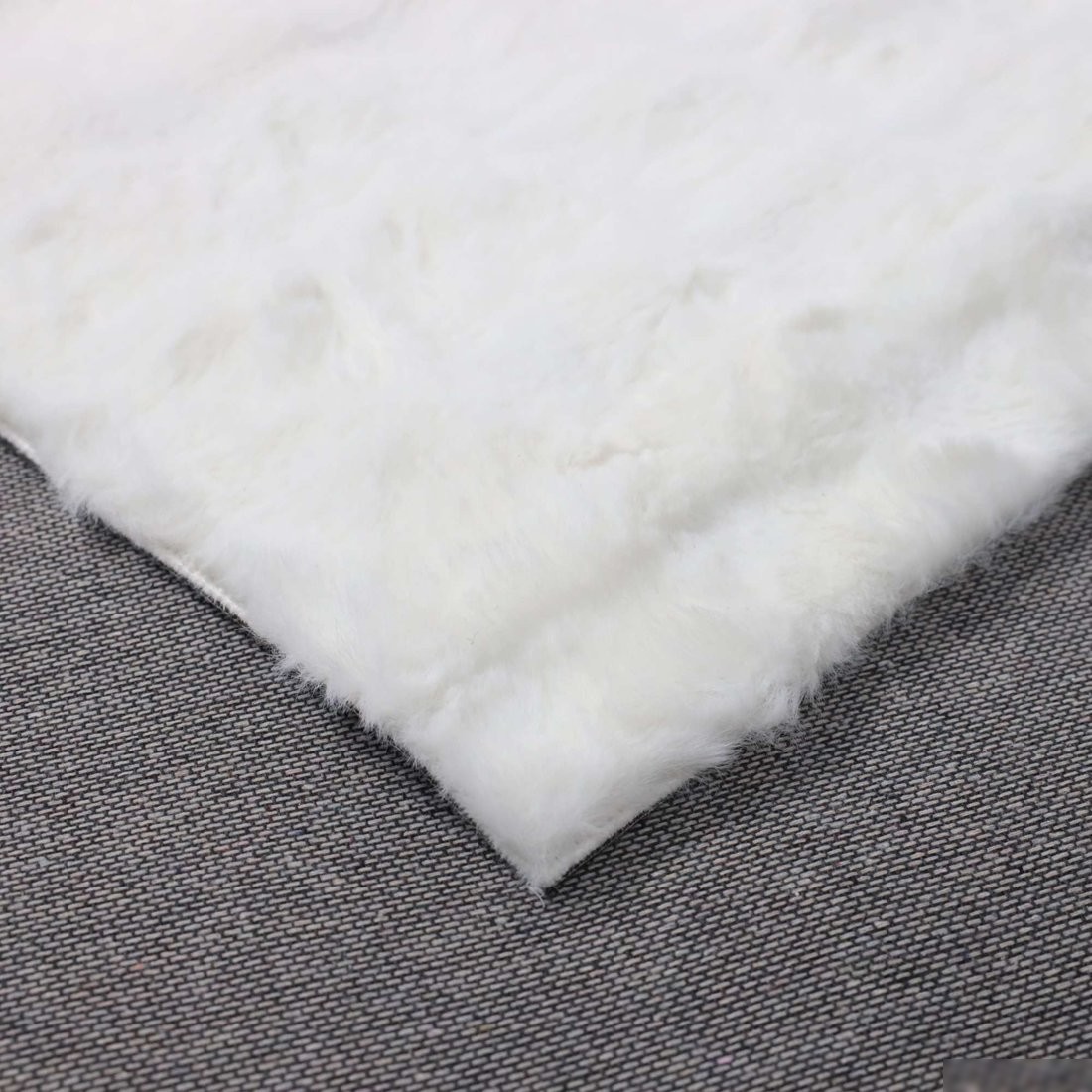 Ковер для жилой комнаты AksHome Buble Faux Fur (120x170, белый)