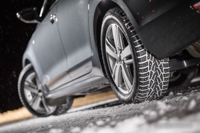 Автомобильные шины Ikon Tyres Nordman 7 215/60R16 99T