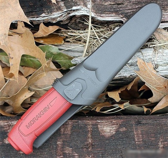 Туристический нож Morakniv Basic (бордовый)
