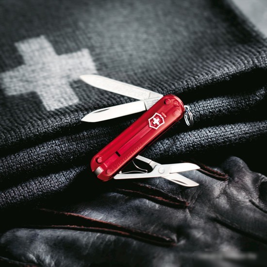 Туристический нож Victorinox Classic (0.6203)