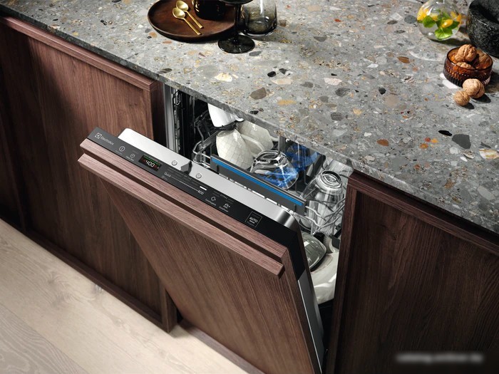 Встраиваемая посудомоечная машина Electrolux KESC2210L