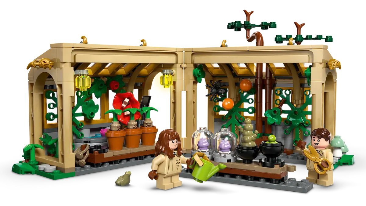 Конструктор LEGO Harry Potter Замок Хогвартс: Класс Гербологии 76445