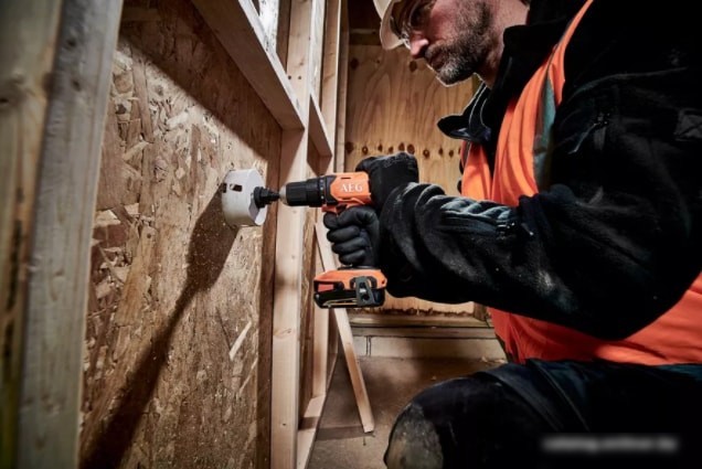Ударная дрель-шуруповерт AEG Powertools BSB 18G4 4935478631 (с 2-мя АКБ, кейс)