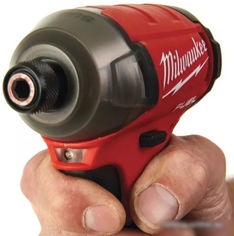 Винтоверт Milwaukee M18 FQID-0X FUEL 4933459187 (без АКБ, кейс)