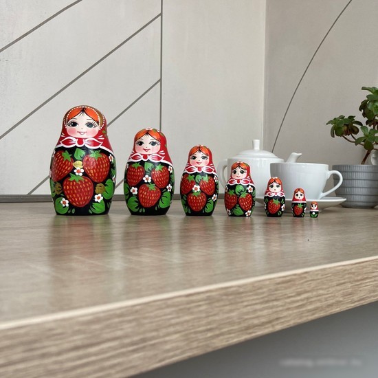 Развивающая игра Брестская Матрешка В сарафане с клубникой (набор 7 шт)