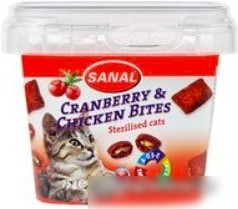 Лакомство для кошек Sanal Подушечки с клюквой и курицей для стерилизованных кошек 75 г