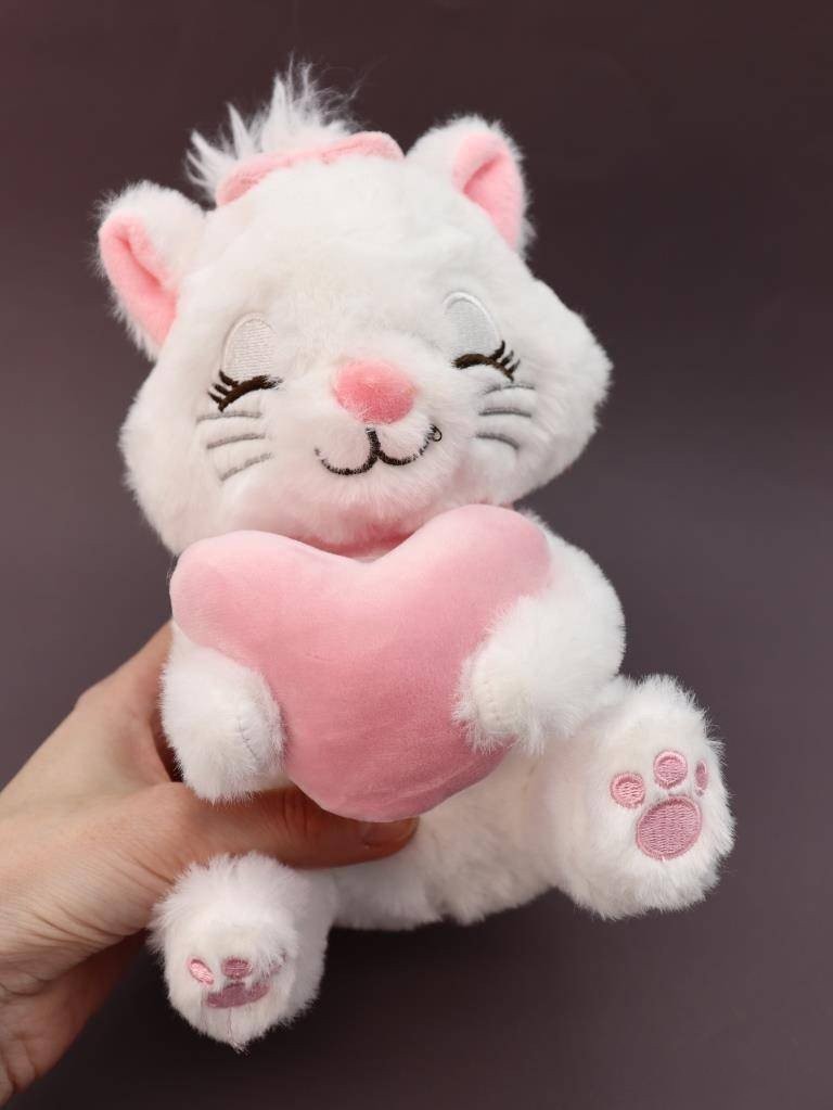 Классическая игрушка ILikeGift Котенок с сердечком 106-093