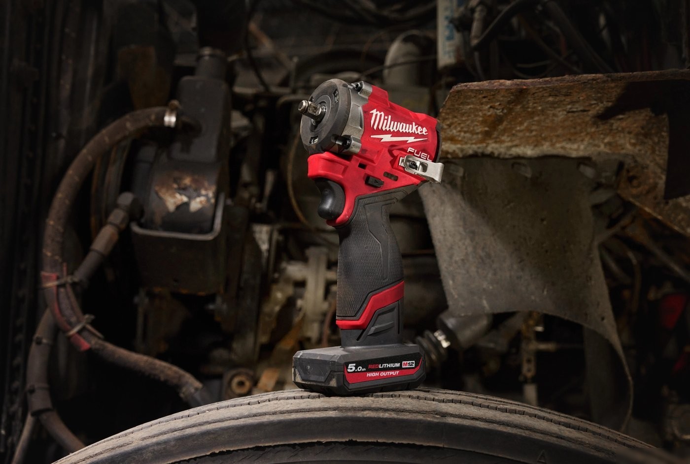 Гайковерт Milwaukee M12 FCIWF12G3-502X 4933493455 (с 2-мя АКБ, кейс)