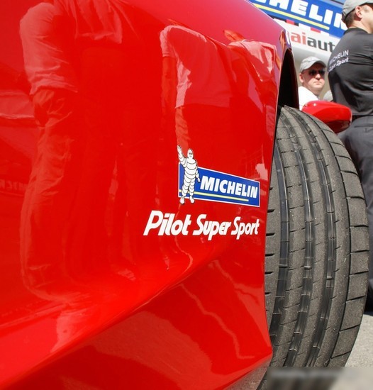 Автомобильные шины Michelin Pilot Super Sport 285/30R19 94Y (run-flat)