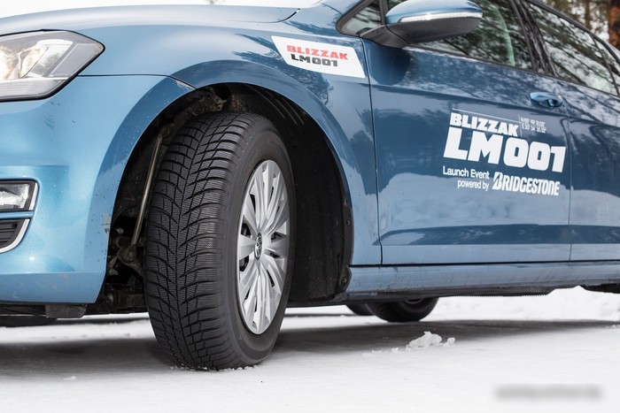 Автомобильные шины Bridgestone Blizzak LM001 235/45R20 96H