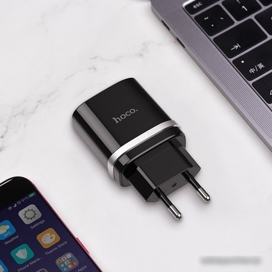 Сетевое зарядное Hoco C12Q Smart (черный)