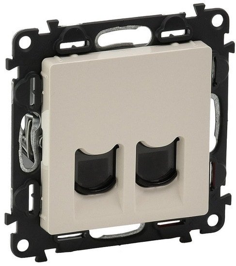 Розетка Legrand Valena Life 753239 (слоновая кость)