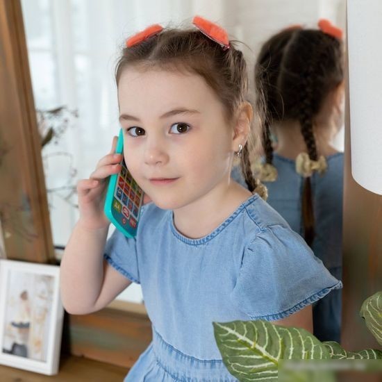 Развивающая игрушка Азбукварик Смартфончик Веселая викторина 3182