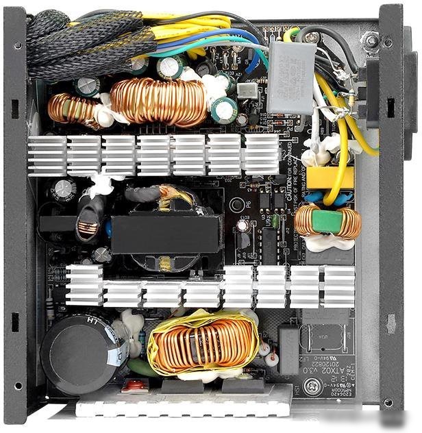 Блок питания Thermaltake TR2 S 700W [TRS-0700P-2]
