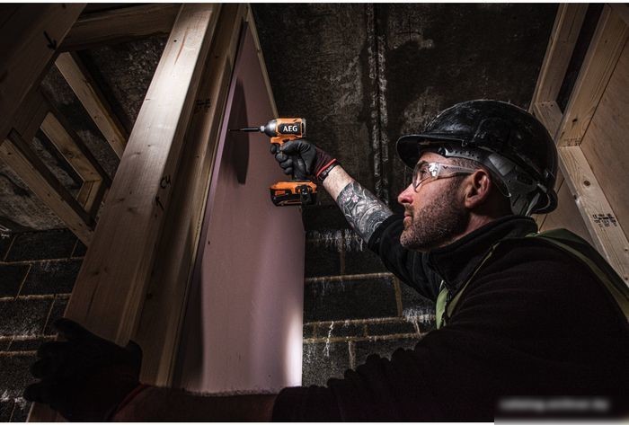 Винтоверт AEG Powertools BSS 18SBL2-0 4935480059 (без АКБ)