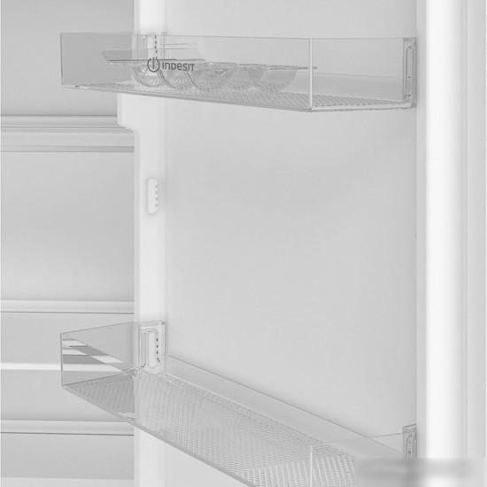 Холодильник Indesit IBH 18