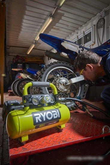 Компрессор Ryobi R18AC-0