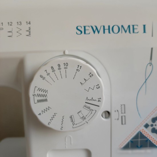 Электромеханическая швейная машина Leader Sewhome I