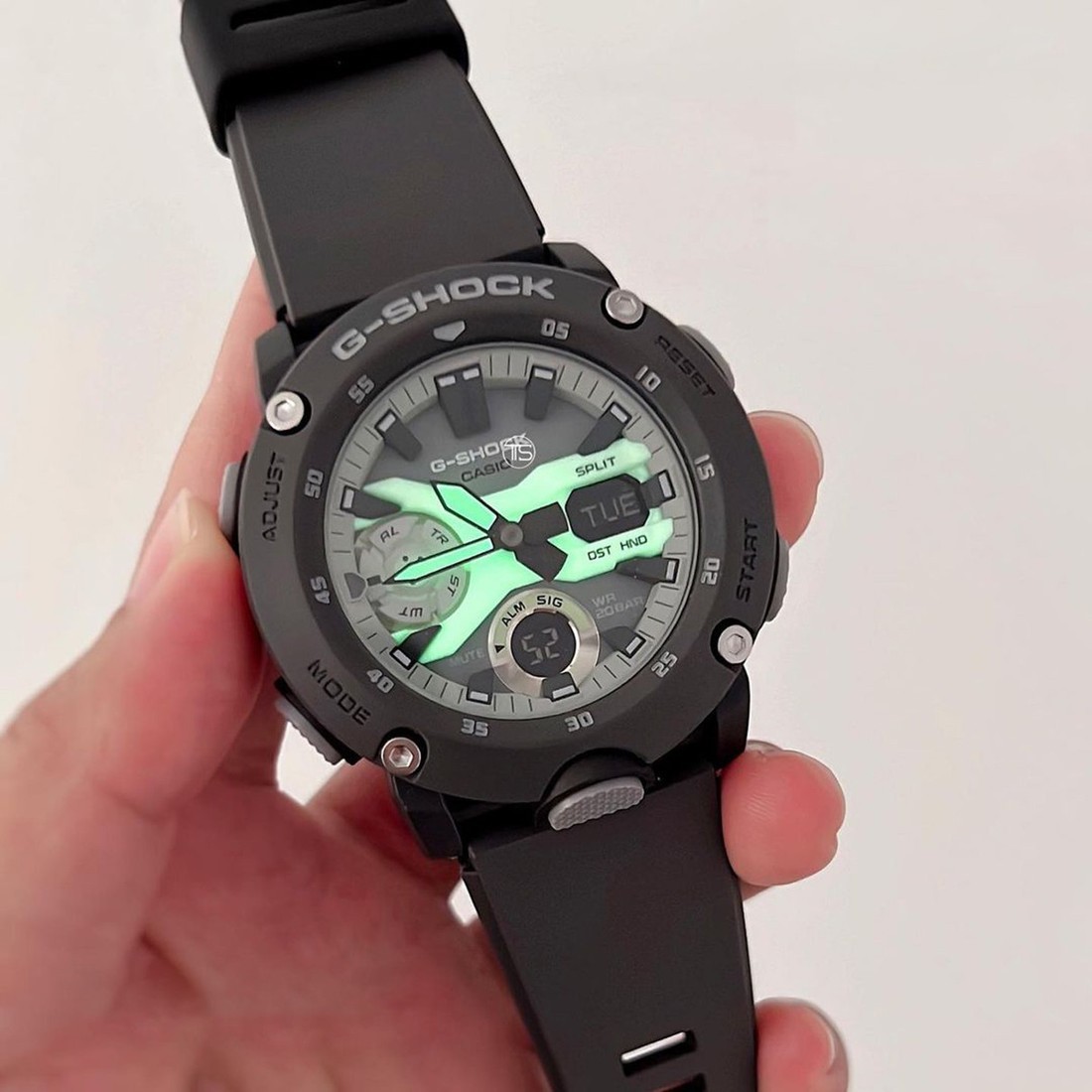 Наручные часы Casio GA-2000HD-8A