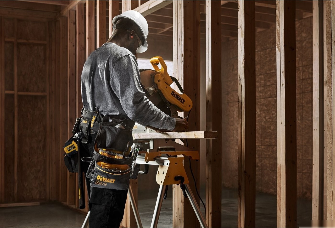 Пояс DeWalt DWST40603-1
