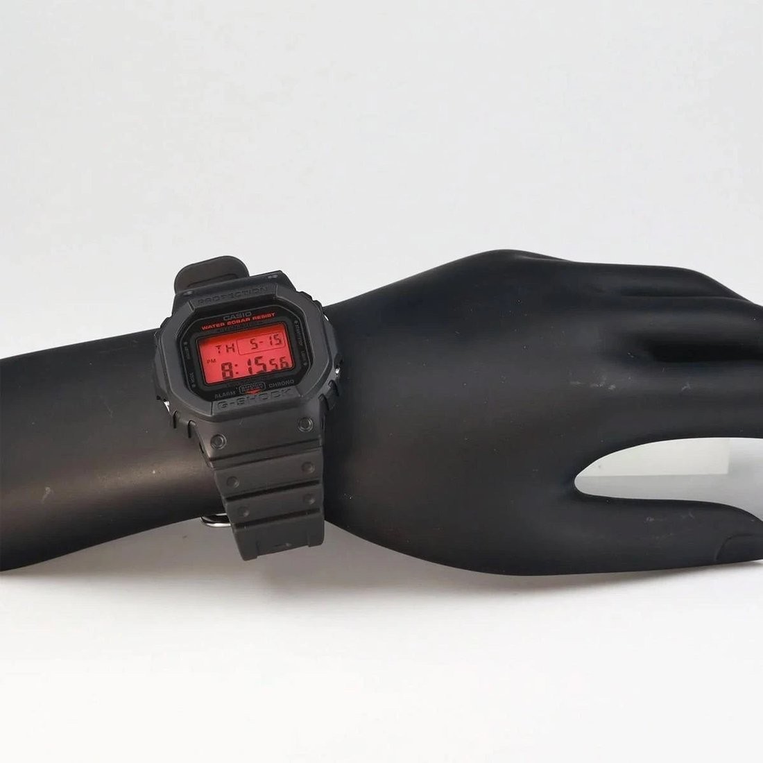 Наручные часы Casio DW-5600BBR-1E