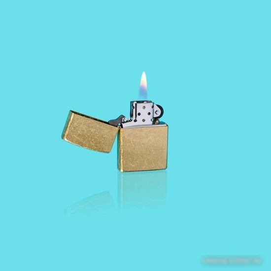 Зажигалка Zippo Street Chrome Classic Street Brass 48267
