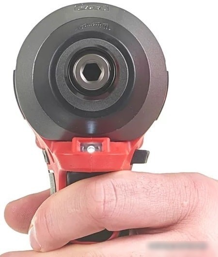Винтоверт Milwaukee M18 ONEID2-0X 4933464090 (без АКБ, кейс)