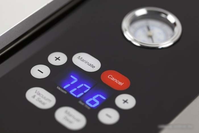 Вакуумный упаковщик CASO VacuChef SlimLine