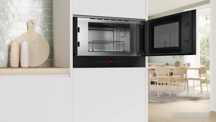 Микроволновая печь Bosch Serie 8 BER7321B1