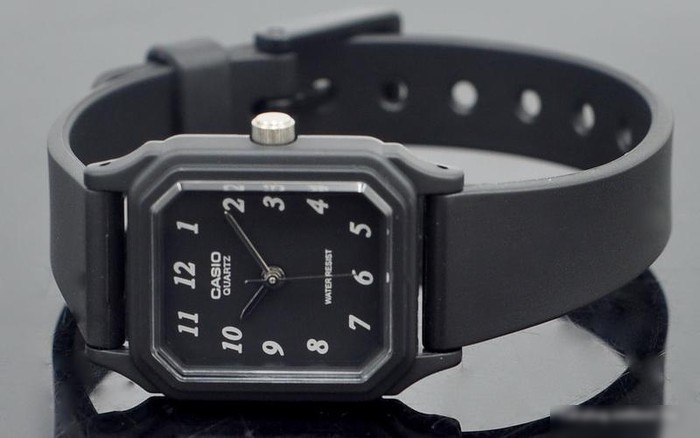 Наручные часы Casio LQ-142-1B