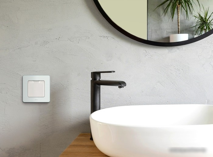 Розетка Legrand Inspiria 673740