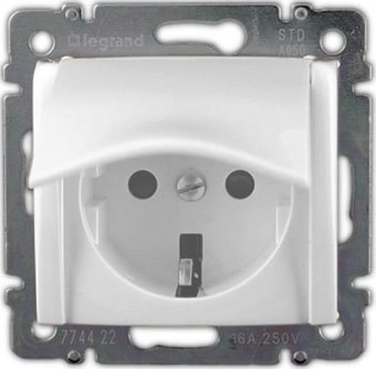 Розетка Legrand Valena 694270 (белый)