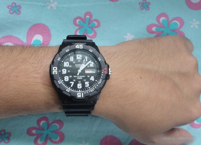 Наручные часы Casio MRW-200H-1B