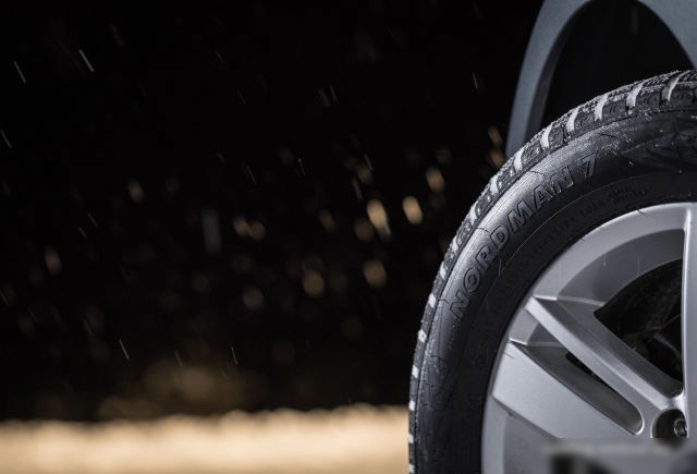 Автомобильные шины Ikon Tyres Nordman 7 215/60R16 99T