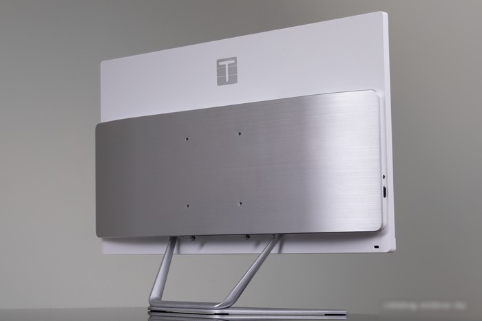 Моноблок ТЕСЛА Z24W 2416500