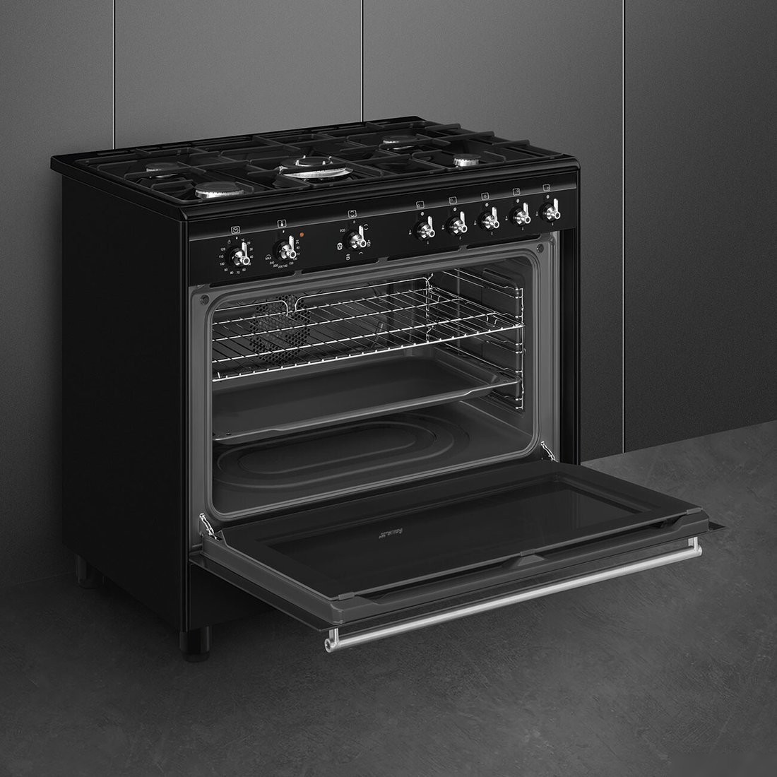 Кухонная плита Smeg CX91GMBL