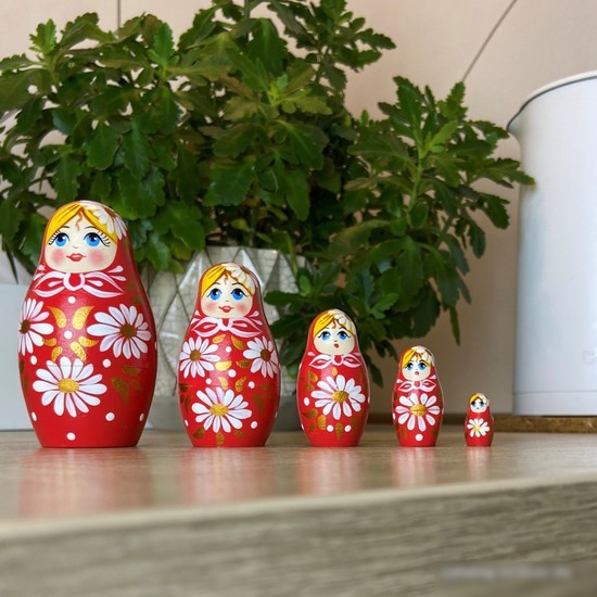 Развивающая игра Брестская Матрешка В красном наряде с ромашками (набор 5 шт)