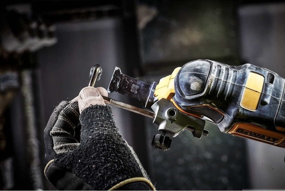 Реноватор DeWalt DCS356P2 (с 2-мя АКБ, кейс)