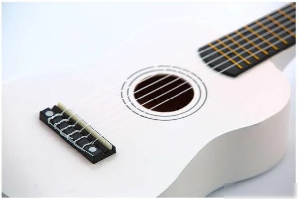 Гиталеле Belucci 23 White